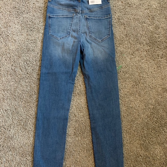 Women’s Petite High Waisted Skinny Jeans - Picture 2 of 2